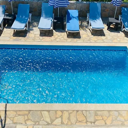 Plum Garden 别墅 *