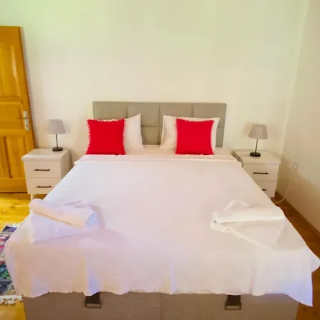 וילה Plum Garden